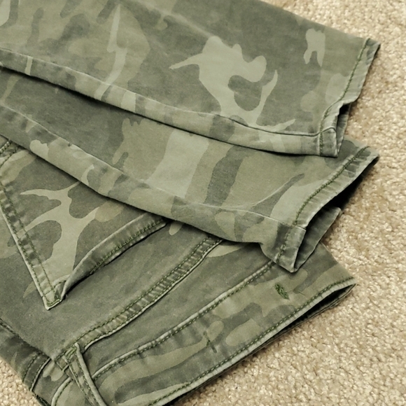 NYDJ Ami Skinny Jeans Camo, Size 8 - Picture 6 of 6